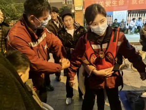 “关爱生命、就在身边” ——宁南县人民医院开展“120国家急救日”宣传义诊活动