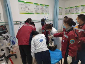 急诊科，守护生命的“前沿阵地”
