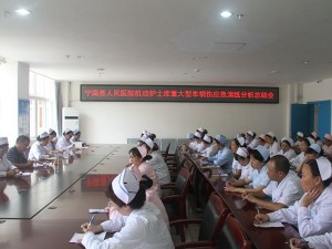 宁南县人民医院 举行机动护士库特大交通事故应急救援演练